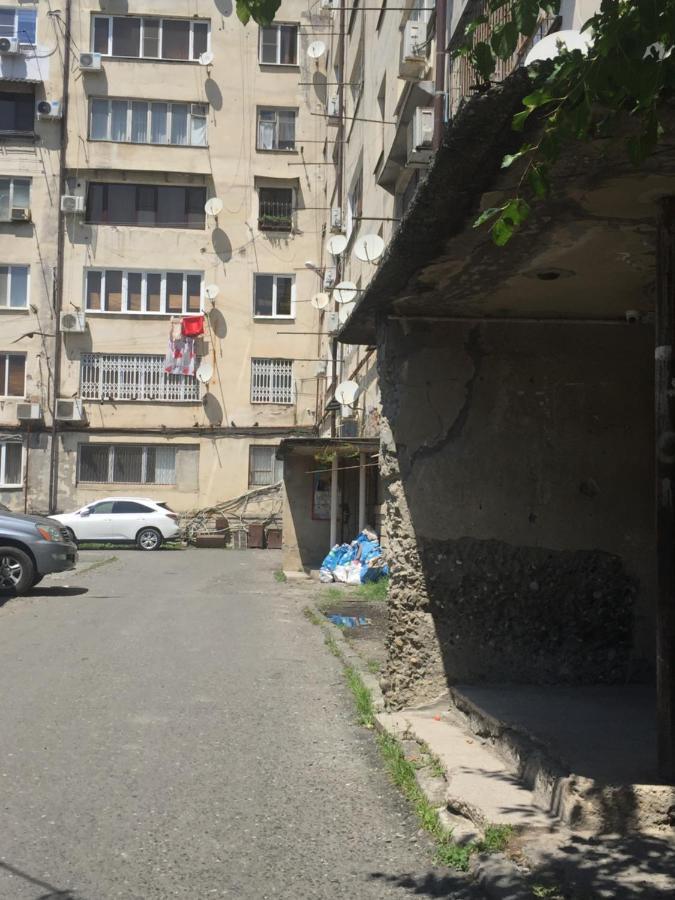 Homestay On Akademika Sakharova Sochumi Exterior foto