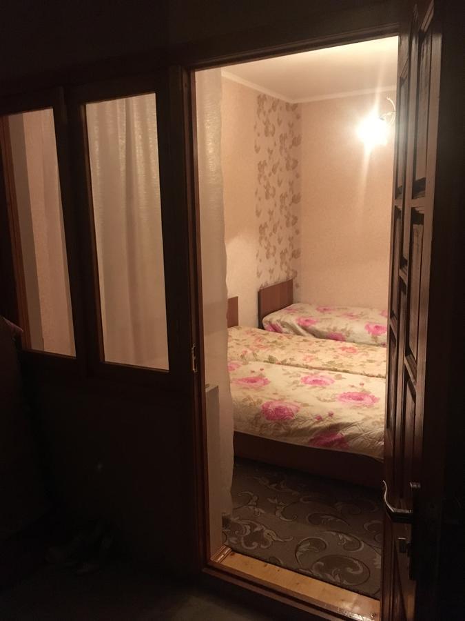 Homestay On Akademika Sakharova Sochumi Exterior foto