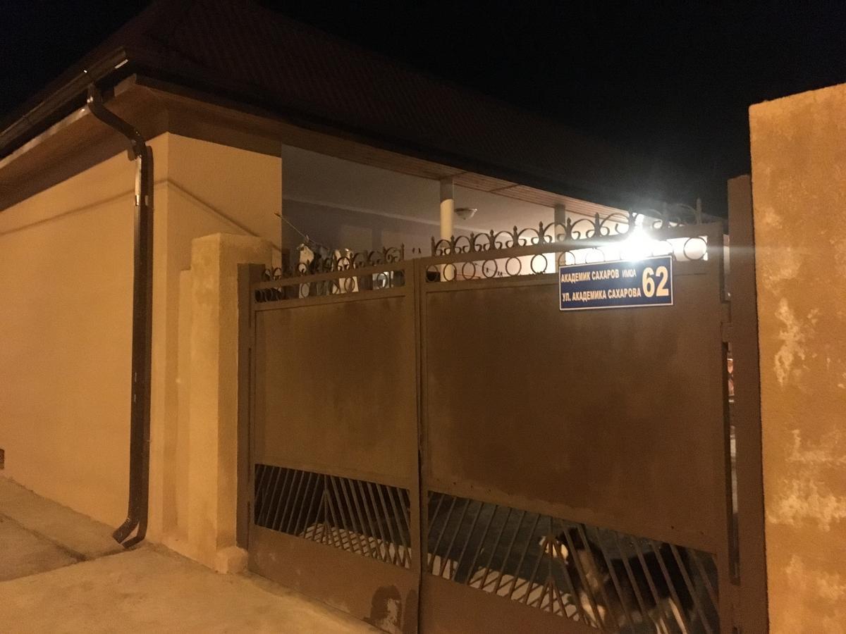 Homestay On Akademika Sakharova Sochumi Exterior foto