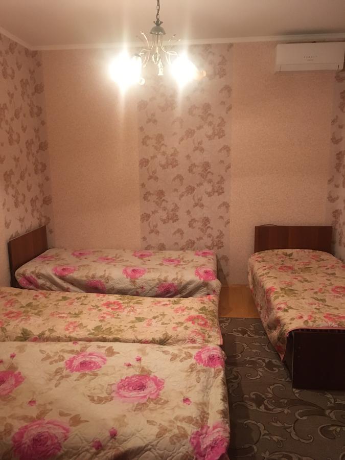 Homestay On Akademika Sakharova Sochumi Exterior foto