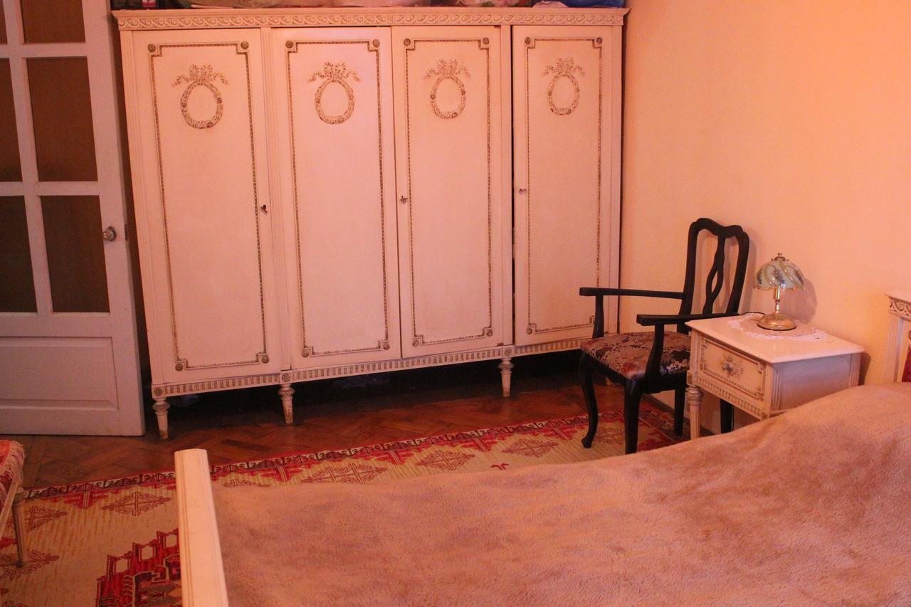 Homestay On Akademika Sakharova Sochumi Exterior foto